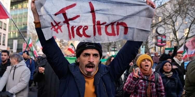 Iran Unrest: ईरान के हिंसक प्रदर्शनों में 5000 लोगों की मौत, ईरानी हुकूमत ने आतंकियों को ठहराया जिम्मेदार