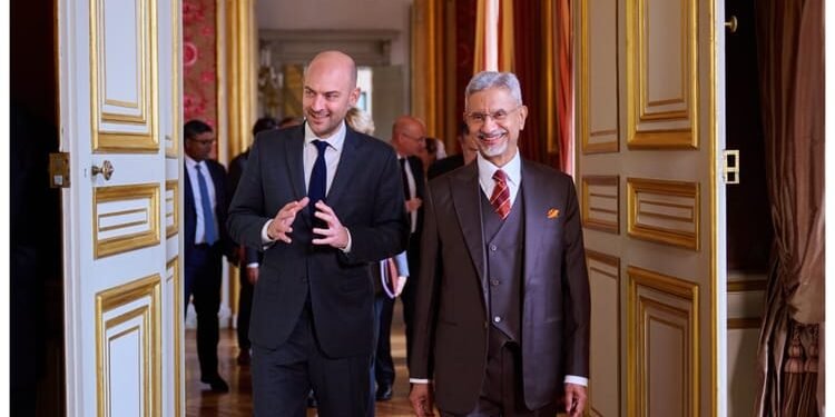 Jaishankar: 'भारत और यूरोप वैश्विक राजनीति-अर्थव्यवस्था में स्थिरता ला सकते हैं', फ्रांस में बोले विदेश मंत्री