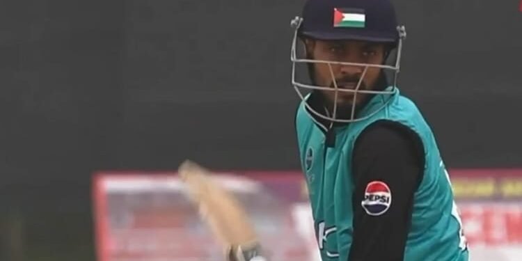 Jammu: फलस्तीनी झंडे वाला हेलमेट पहनकर खेल के मैदान में उतरा कश्मीरी बल्लेबाज, प्रबंधन ने टीम से निकाला