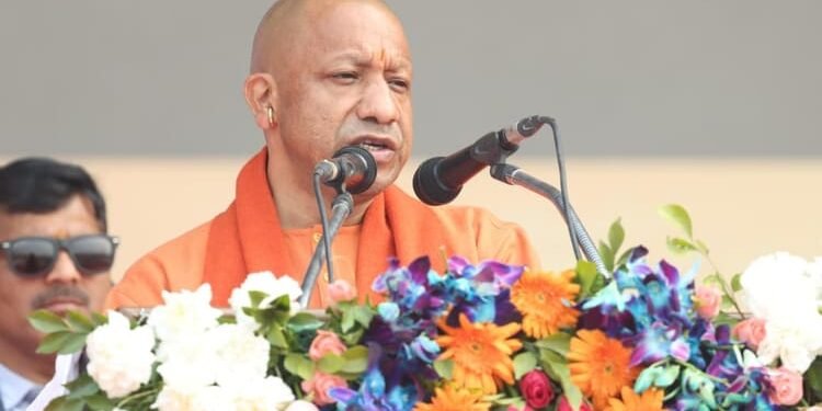 Lucknow: सीएम योगी आज 35 पुलिसकर्मियों को करेंगे सम्मानित, गणतंत्र दिवस के अवसर पर कई पाएंगे प्रशस्ति पत्र