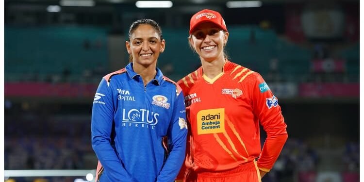 MI vs GG Live Score: गुजरात का स्कोर 130 के पार, जॉर्जिया-भारती क्रीज पर; मुंबई ने बनाया दबाव