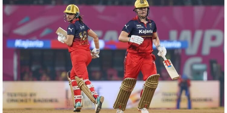 RCB vs UP Live Score: आरसीबी की अच्छी शुरुआत, दीप्ति-लेनिंग ने किया पारी का आगाज; यूपी को विकेट की तलाश