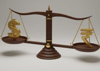 Rupee vs Dollar: रुपया डॉलर के मुकाबले फिर धड़ाम, 76 पैसे गिरकर सर्वकालिक निचले स्तर पर, जानिए क्या है कारण