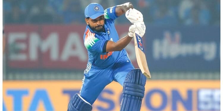 Shreyas Iyer: शिखर धवन और विराट कोहली को पीछे छोड़ने के करीब श्रेयस, इतने रन बनाते ही बना लेंगे ये रिकॉर्ड