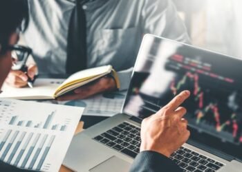 The Bonus Market Update: लाल निशान पर खुला भारतीय शेयर बाजार; सेंसेक्स 117 अंक टूटा, निफ्टी 25200 के नीचे