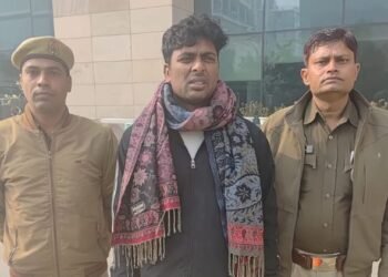 UP: पसलियां और दांत टूटे, नाखून उखड़े, हीमोग्लोबिन सिर्फ 1.9; नाबालिग भांजी संग CRPF जवान ने पार की बर्बरता की हदें