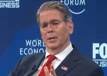 US: 'कनाडा को वह रास्ता बनने नहीं दे सकते, जो चीन...', US के वित्त मंत्री की PM कॉर्नी को 100% टैरिफ की धमकी