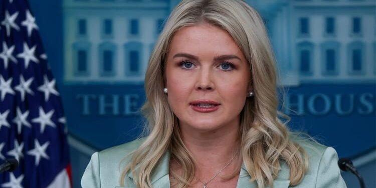 US: 'कूटनीति पहली पसंद...जरूरत पड़ने पर जंग भी विकल्प', व्हाइट हाउस की प्रेस सचिव ने किसे दिया सख्त संदेश?