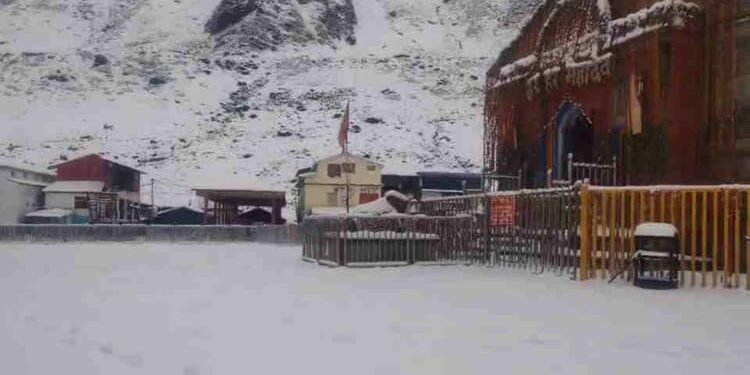 Uttarakhand Weather: पहाड़ों में बारिश-बर्फबारी के आसार, मैदान में छाएगा कोहरा, रहेगी शीत दिवस जैसी स्थिति