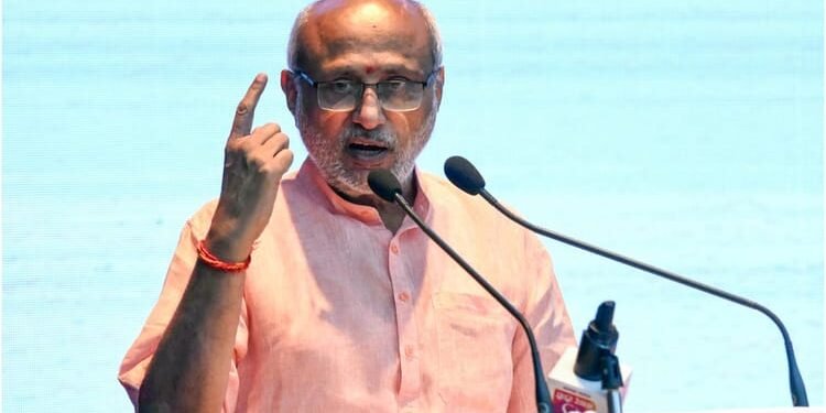 VP India: उपराष्ट्रपति बोले- देश की ताकत राष्ट्रीय एकता में है, विकास के लिए सामाजिक सद्भाव जरूरी