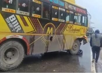 उधमपुर में दर्दनाक सड़क हादसा: हाईवे पर तेज रफ्तार बस ने बाइक को मारी टक्कर, चार की मौत