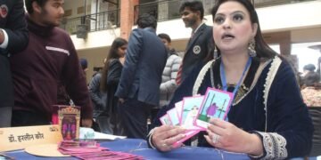 ज्योतिष महाकुंभ: रिश्तों में वफादारी के लिए ज्यादा चिंतित रहती हैं महिलाएं, ज्योतिषाचार्यों से पूछे सवाल