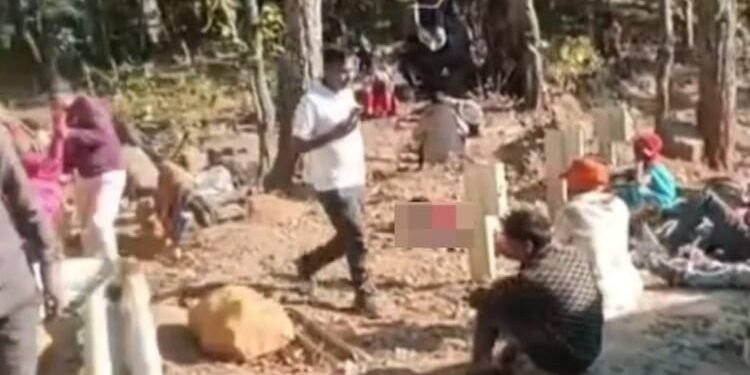 झारखंड के लातेहार में बड़ा सड़क हादसा: यात्रियों से भरी बस पलटी, पांच की मौत कई यात्री घायल; बचाव कार्य जारी