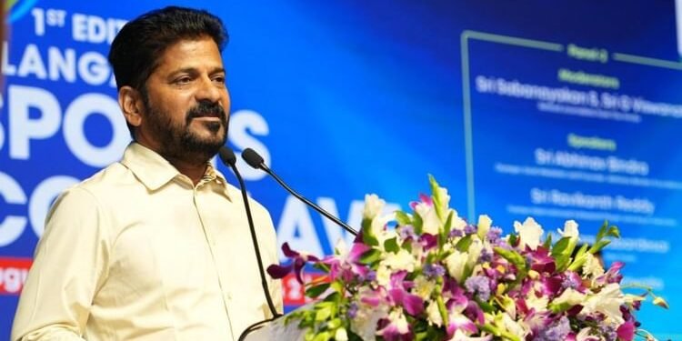 तेलंगाना में जल विवाद पर घमासान: 'केसीआर और हरीश राव फांसी के हकदार', BRS नेताओं पर सीएम रेड्डी का तीखा हमला