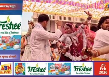 बरसाना में लड्डूमार होली, 10 लाख श्रद्धालु उमड़े