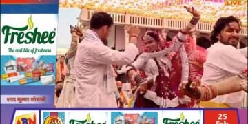 बरसाना में लड्डूमार होली, 10 लाख श्रद्धालु उमड़े