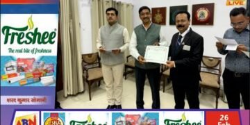 उत्कृष्ट कार्य पर टिकट जांच कर्मी सम्मानित