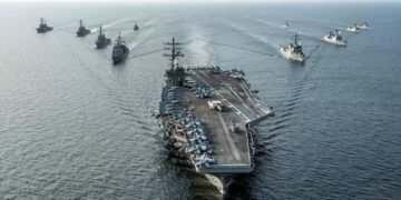 Iran: ईरान ने रूस के साथ किया युद्ध अभ्यास, पश्चिम एशिया के करीब पहुंच अमेरिका का विमानवाहक पोत; तनाव बढ़ा