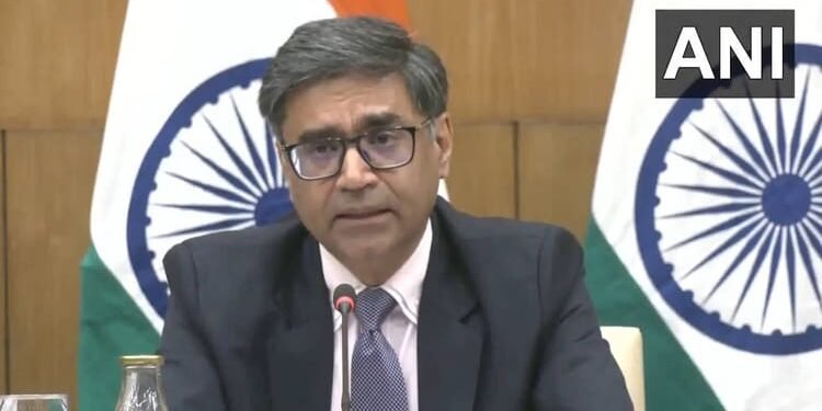 MEA: विदेश सचिव ने कहा- सेशेल्स को 10 एंबुलेंस उपहार में देगा भारत, नीली अर्थव्यवस्था में बढ़ेगा सहयोग