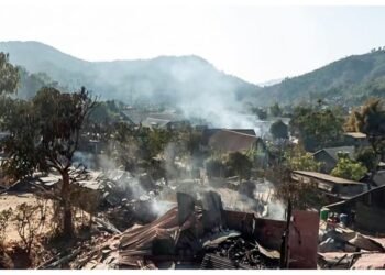 Manipur: मणिपुर में फिर भड़की हिंसा, 30 घरों को आग लगाई; सरकार ने पांच दिनों के लिए बंद किया इंटरनेट