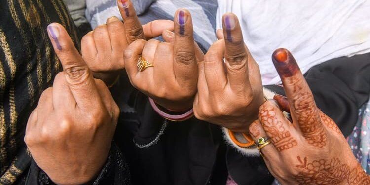 SIR: पश्चिम बंगाल में एसआईआर के तहत सुनवाई का आज आखिरी दिन, बढ़ सकती है समय सीमा