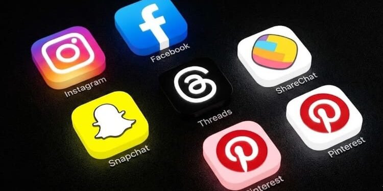 Social Media: एक और देश सोशल मीडिया पर प्रतिबंध लगाने की तैयारी में; मस्क भड़के, सरकार को बताया तानाशाह