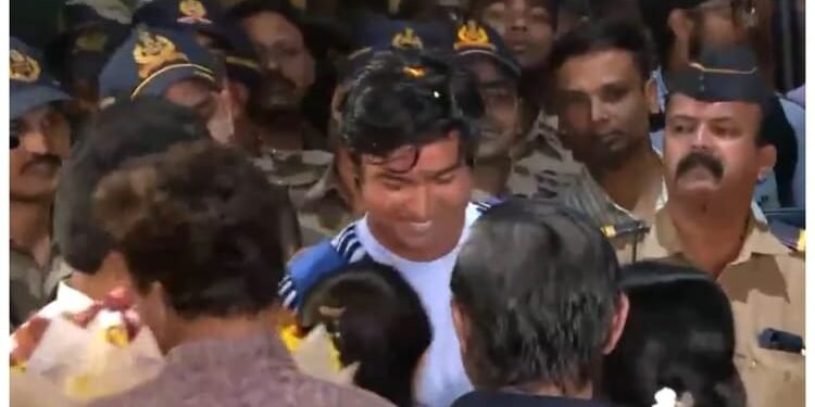 U-19 World Cup 2026: अंडर-19 विश्वकप विजेता भारतीय टीम की वतन वापसी, मुंबई एयरपोर्ट पर हुआ भव्य स्वागत