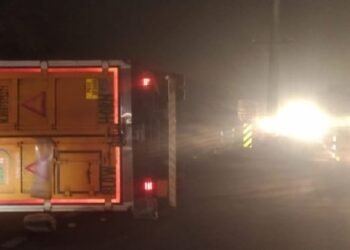 UP: उन्नाव में भीषण हादसा, लखनऊ-कानपुर हाईवे पर बाइक सवार दंपती और दो बच्चों को ट्रक ने कुचला; चारों की मौत