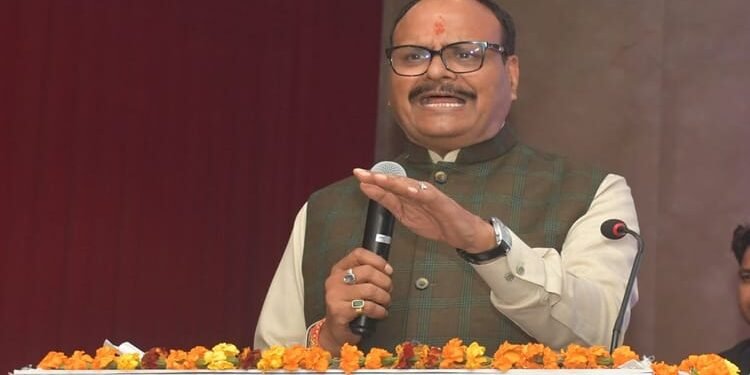 UP: डिप्टी सीएम बृजेश पाठक का राहुल गांधी पर हमला, बोले- दंगे करवाना चाहते हैं मोहब्बत की दुकान चलाने वाले