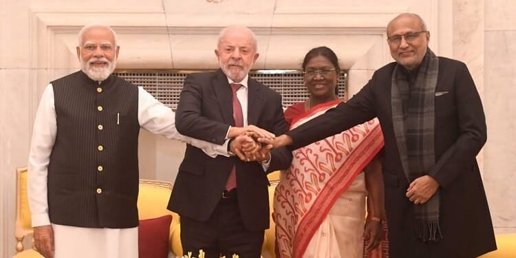 Video: ब्राजील राष्ट्रपति के सम्मान में दावत, उपराष्ट्रपति और पीएम मोदी भी हुए शामिल; राष्ट्रपति भवन में आयोजन