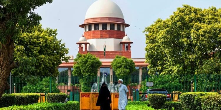 अहमदाबाद एयर इंडिया हादसा: सुप्रीम कोर्ट ने AAIB से तीन सप्ताह में रिपोर्ट मांगी, सुरक्षा प्रोटोकॉल की भी जांच