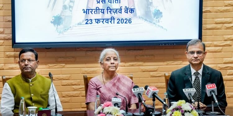 आर्थिक नीतियां: क्या सोना-चांदी आयात चिंताजनक, US टैरिफ में बदलाव का कितना असर? वित्त मंत्री-RBI ने दिए जवाब