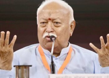 यूपी: भागवत से सीएम योगी की मुलाकात ने बढ़ाई सियासी सरगर्मी, करीब 35 मिनट तक दोनों के बीच हुई गुप्तगू