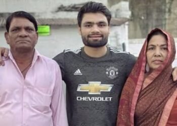 रिंकू सिंह के पिता का निधन: घर-घर ढोए सिलेंडर, कामयाबी के बाद भी न रुके, बेटे की सफलता के पीछे पिता का संघर्ष