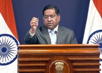 रूसी तेल खरीद: भारत ने दोहराया पुराना रूख, कहा- विविधता जारी रहेगी; ट्रंप बोले- खरीदने पर फिर लगेगा टैरिफ