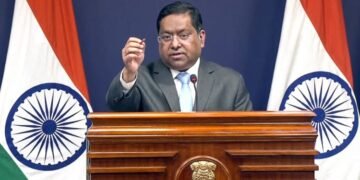 रूसी तेल खरीद: भारत ने दोहराया पुराना रूख, कहा- विविधता जारी रहेगी; ट्रंप बोले- खरीदने पर फिर लगेगा टैरिफ