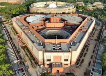 संसद में गतिरोध: लोकसभा में माइक बंद करने का आरोप, विपक्ष कर रहा अविश्वास प्रस्ताव की तैयारी; किसने क्या कहा?