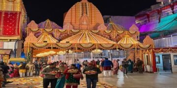 Chaitra Navratra: आज कलश स्थापना के साथ होगा शक्ति साधना के लिए शंखनाद, सज गया मां वैष्णो देवी का दरबार