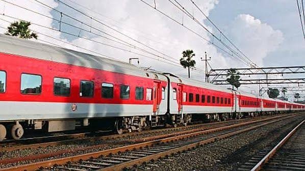 Exam Special Train: UP पुलिस की एसआई परीक्षा के लिए आज और कल चलेंगी एग्जाम स्पेशल ट्रेनें, यहां देखें कहां से