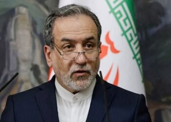 Iran War: क्या अरब देशों पर अमेरिका-इस्राइल ही कर रहे हमले? ईरानी विदेश मंत्री अराघची ने किया बड़ा दावा