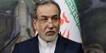 Iran War: क्या अरब देशों पर अमेरिका-इस्राइल ही कर रहे हमले? ईरानी विदेश मंत्री अराघची ने किया बड़ा दावा