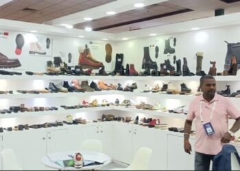 Israel-Iran War: कारोबारियों की बढ़ी चिंता, जूता उद्योग पर संकट; व्यापार में 40 प्रतिशत गिरावट की आशंका