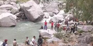 Jammu: सेना का जवान मनावर तवी में डूबा, तैराकी का अभ्यास करते समय हादसा, लापता अक्षय की तलाश जारी