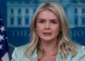 US-Iran: 'होर्मुज में तेल सप्लाई रोकी तो ईरान पर 20 गुना ज्यादा ताकत से करेंगे हमला', व्हाइट हाउस की चेतावनी