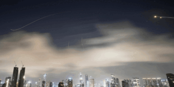 West Asia Conflict LIVE: ईरान ने डिएगो गार्सिया बेस पर दागी बैलिस्टिक मिसाइल, बगदाद एयरपोर्ट के पास धमाके