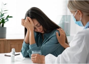 Women's Day: महिलाओं में इन पांच बीमारियों का खतरा पुरुषों से ज्यादा, समय रहते पहचानें लक्षण