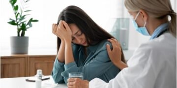 Women's Day: महिलाओं में इन पांच बीमारियों का खतरा पुरुषों से ज्यादा, समय रहते पहचानें लक्षण