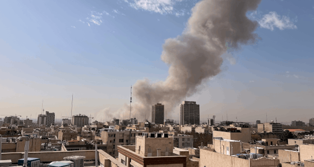 खाड़ी देशों पर ईरान का हमला जारी: सऊदी ने अब तक 438 ड्रोन और 36 मिसाइलें नष्ट की, अन्य देशों का हाल भी जानिए