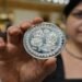 Gold Silver Price: पश्चिम एशिया के तनाव से चांदी 2.51 लाख रुपये प्रति किलोग्राम के पार; सोने पर दबाव जारी