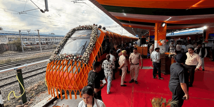 Jammu: वंदे भारत कम कर देगी अमरनाथ यात्रियों की थकान, 10 की बजाय पांच घंटे में श्रीनगर पहुंच जाएंगे श्रद्धालु